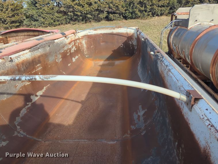 image for item MX9478 2011 Hilbilt  end dump trailer