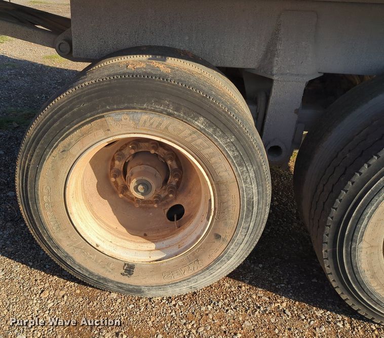 image for item MX9478 2011 Hilbilt  end dump trailer