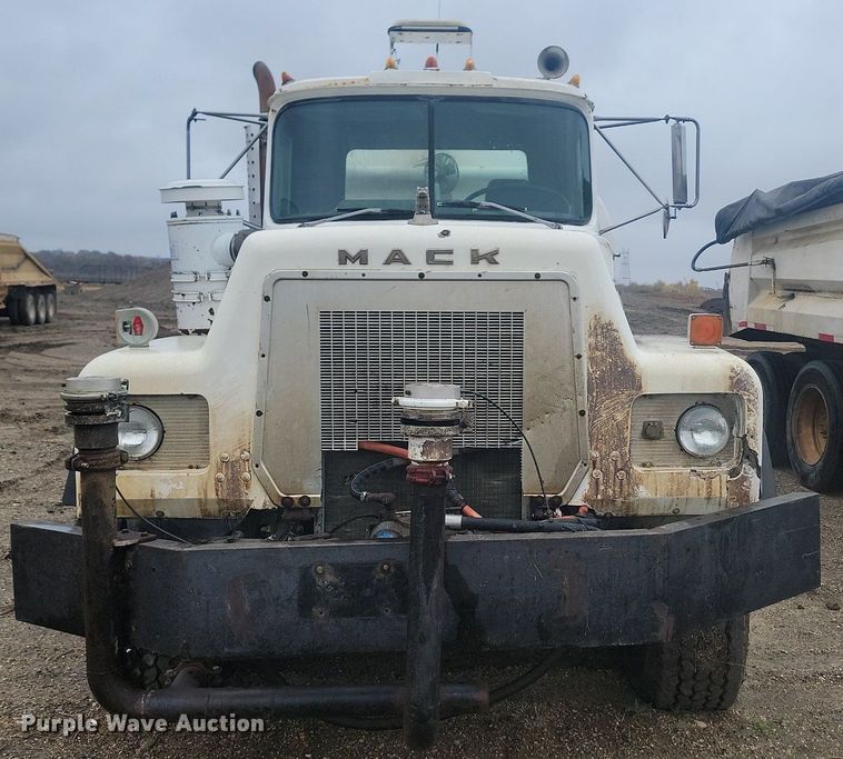 image for item MX9966 1979 Mack RL600L  water truck