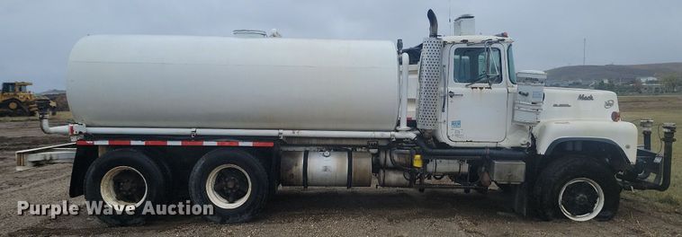 image for item MX9966 1979 Mack RL600L  water truck