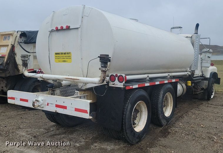 image for item MX9966 1979 Mack RL600L  water truck