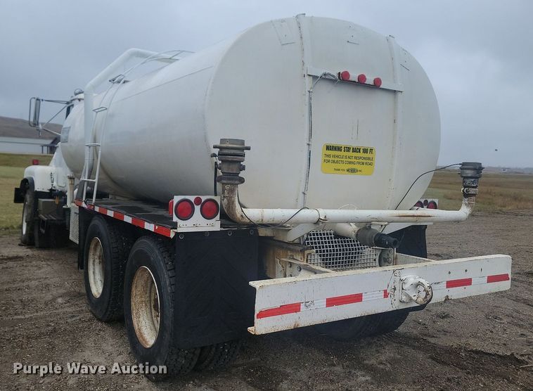 image for item MX9966 1979 Mack RL600L  water truck