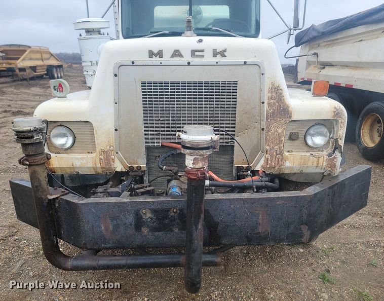 image for item MX9966 1979 Mack RL600L  water truck