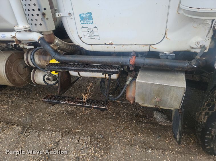 image for item MX9966 1979 Mack RL600L  water truck