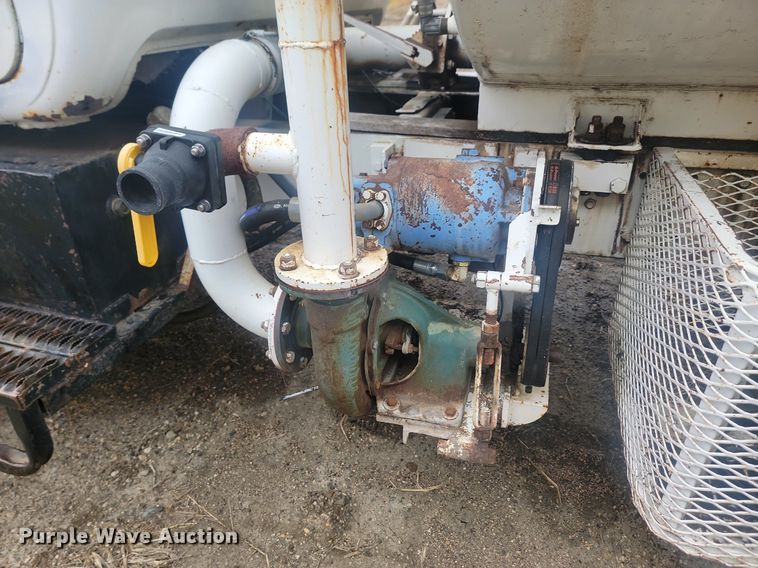 image for item MX9966 1979 Mack RL600L  water truck