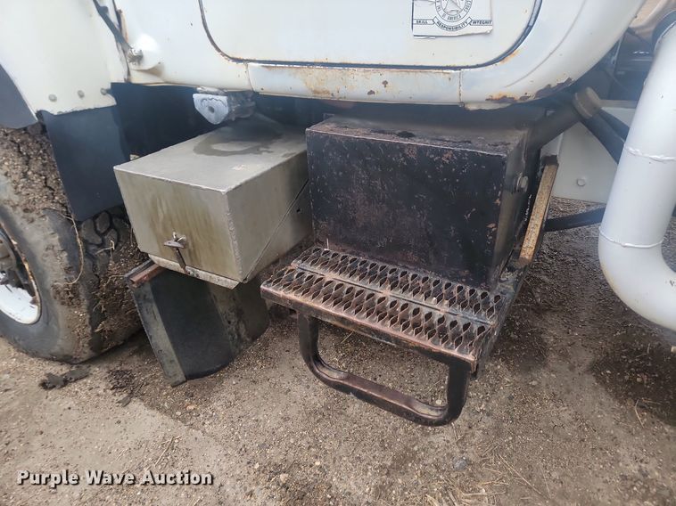 image for item MX9966 1979 Mack RL600L  water truck