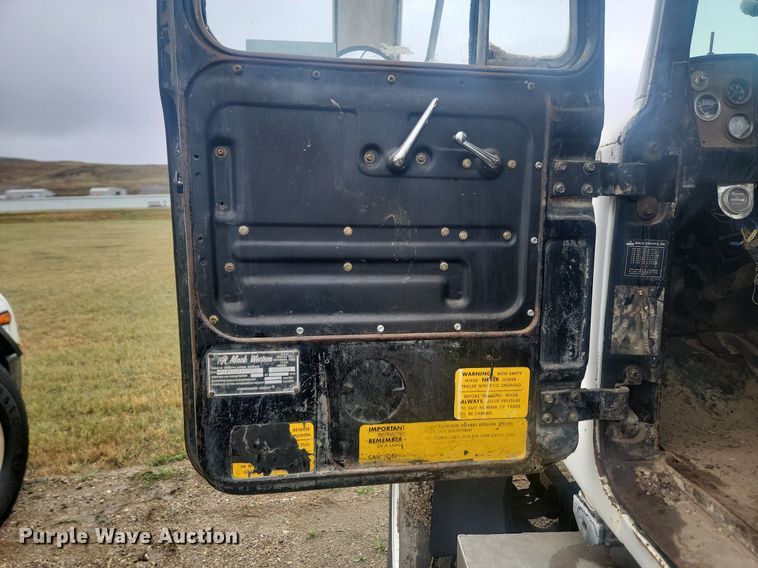 image for item MX9966 1979 Mack RL600L  water truck