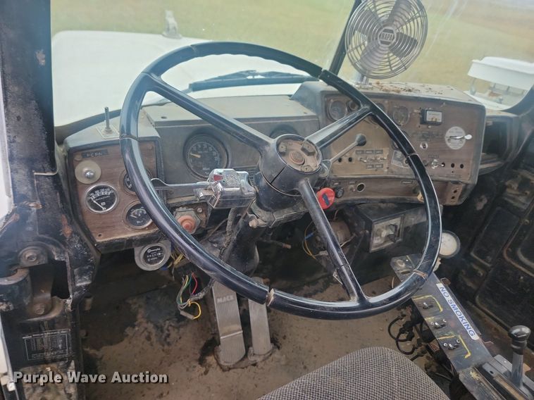 image for item MX9966 1979 Mack RL600L  water truck