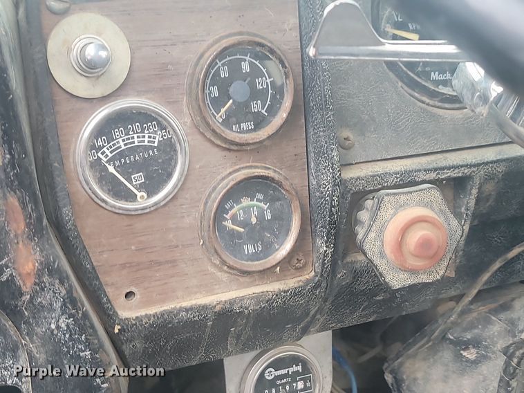 image for item MX9966 1979 Mack RL600L  water truck