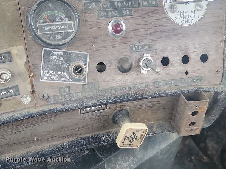 image for item MX9966 1979 Mack RL600L  water truck