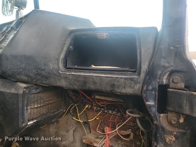 image for item MX9966 1979 Mack RL600L  water truck