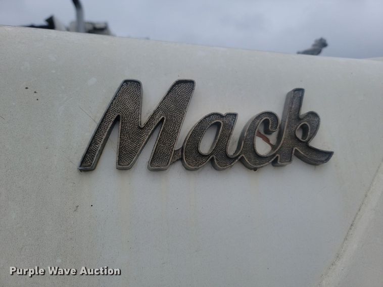 image for item MX9966 1979 Mack RL600L  water truck