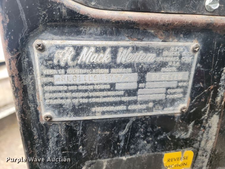 image for item MX9966 1979 Mack RL600L  water truck