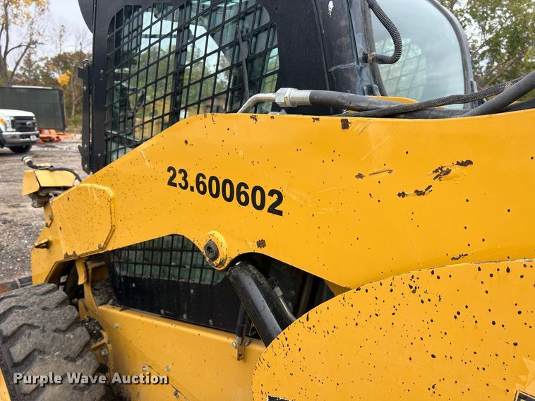 image for item NA9294 2011 Caterpillar 262C  skid steer loader