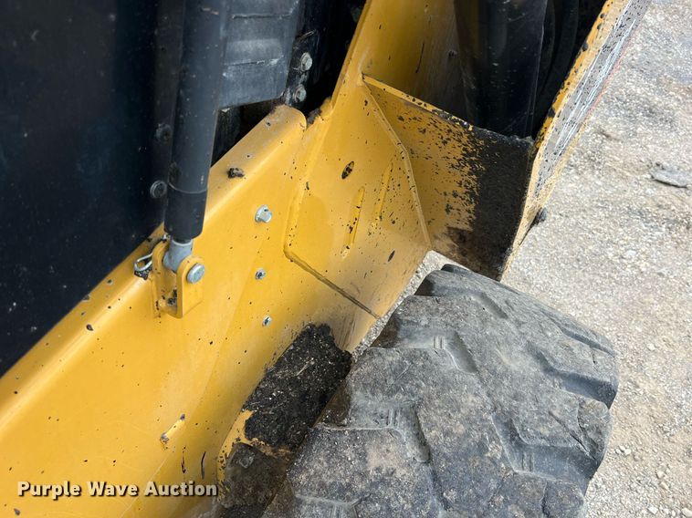 image for item NA9294 2011 Caterpillar 262C  skid steer loader