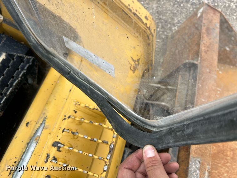 image for item NA9294 2011 Caterpillar 262C  skid steer loader