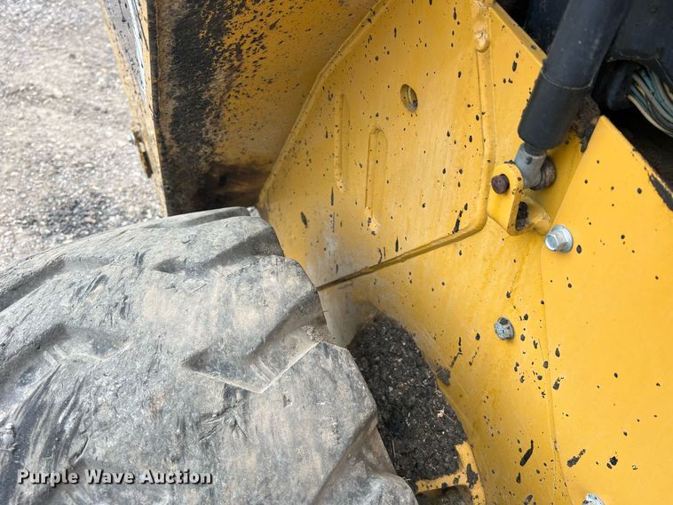 image for item NA9294 2011 Caterpillar 262C  skid steer loader