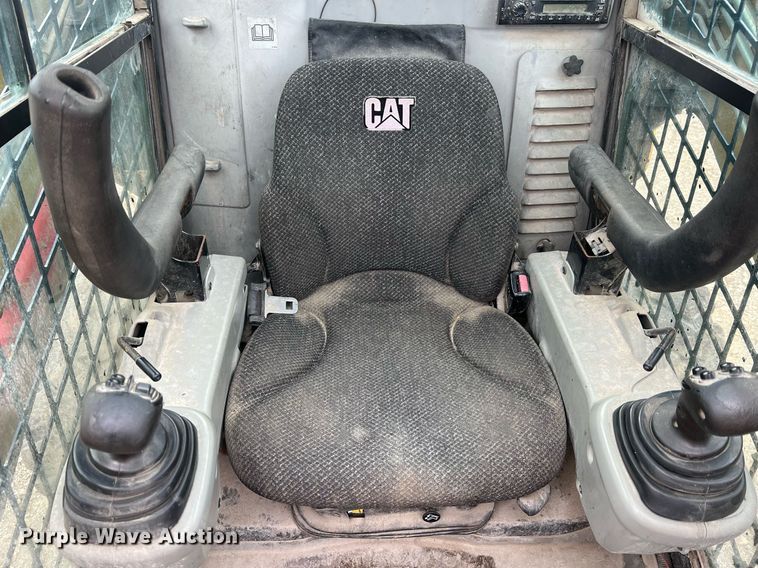 image for item NA9294 2011 Caterpillar 262C  skid steer loader