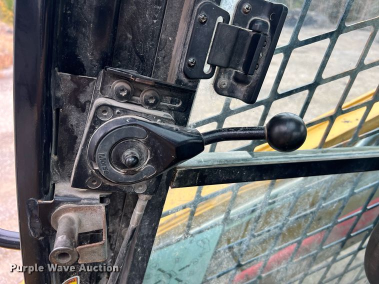 image for item NA9294 2011 Caterpillar 262C  skid steer loader