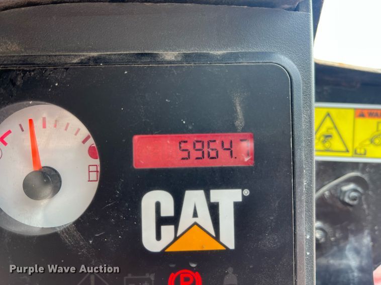 image for item NA9294 2011 Caterpillar 262C  skid steer loader