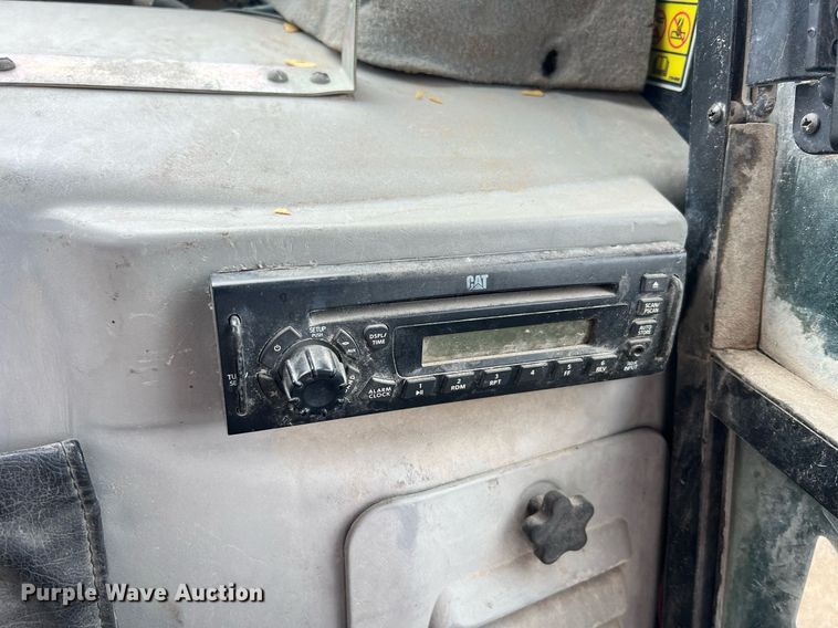 image for item NA9294 2011 Caterpillar 262C  skid steer loader