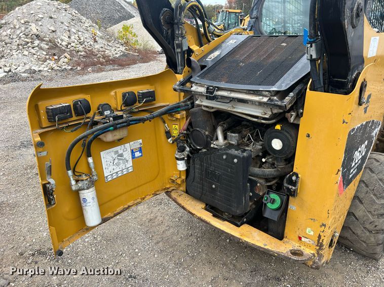 image for item NA9294 2011 Caterpillar 262C  skid steer loader