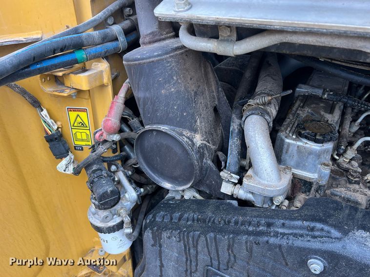 image for item NA9294 2011 Caterpillar 262C  skid steer loader