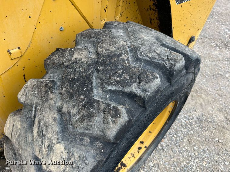 image for item NA9294 2011 Caterpillar 262C  skid steer loader
