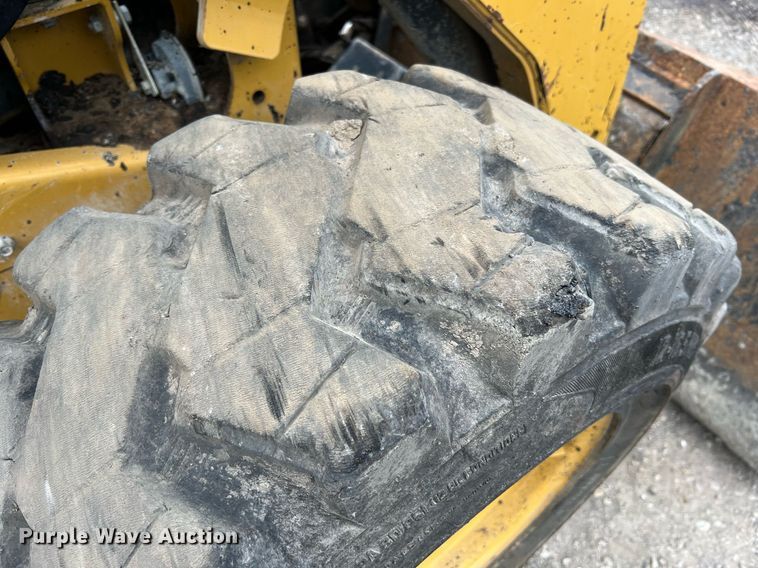 image for item NA9294 2011 Caterpillar 262C  skid steer loader