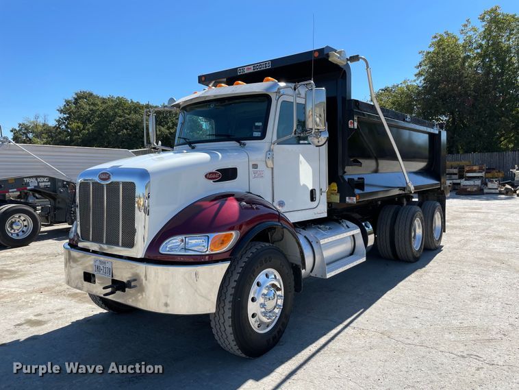 image for item NA9671 2022 Peterbilt 348  dump truck