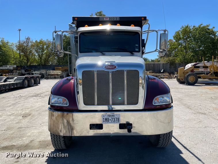 image for item NA9671 2022 Peterbilt 348  dump truck