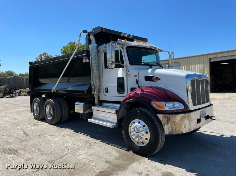 image for item NA9671 2022 Peterbilt 348  dump truck