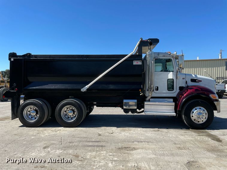 image for item NA9671 2022 Peterbilt 348  dump truck