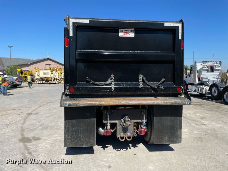 image for item NA9671 2022 Peterbilt 348  dump truck