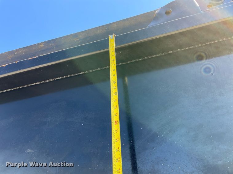 image for item NA9671 2022 Peterbilt 348  dump truck