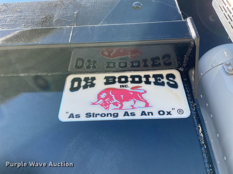 image for item NA9671 2022 Peterbilt 348  dump truck