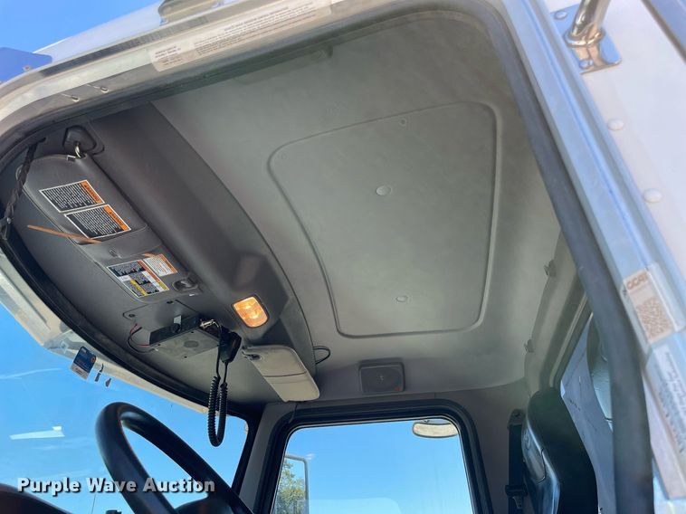 image for item NA9671 2022 Peterbilt 348  dump truck