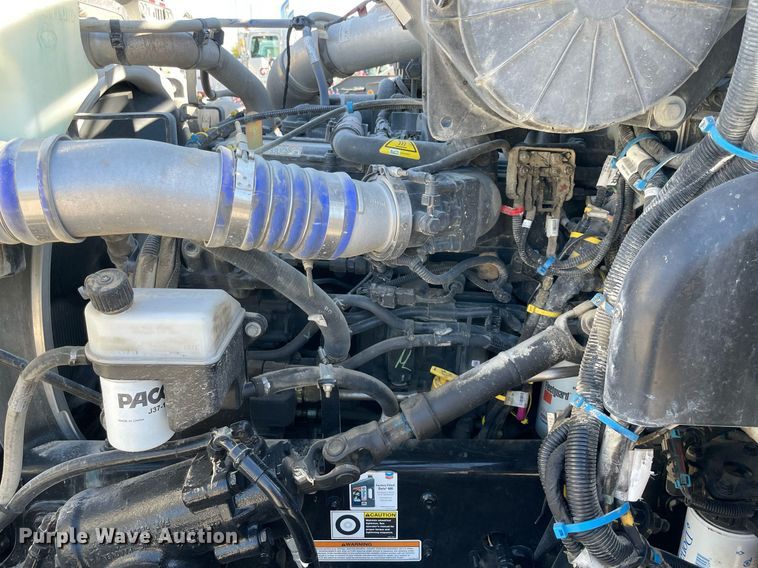 image for item NA9671 2022 Peterbilt 348  dump truck