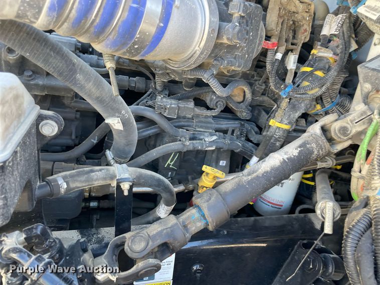 image for item NA9671 2022 Peterbilt 348  dump truck