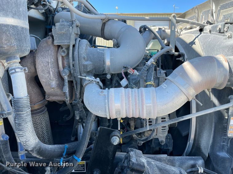 image for item NA9671 2022 Peterbilt 348  dump truck