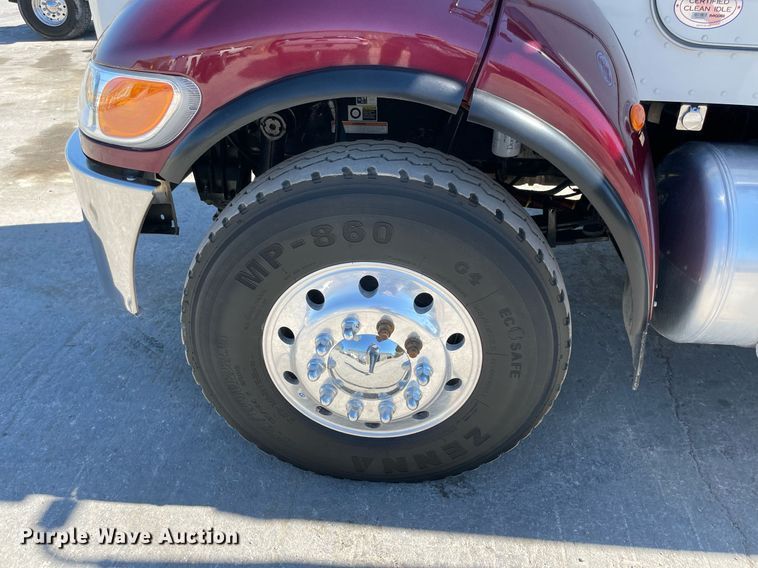 image for item NA9671 2022 Peterbilt 348  dump truck