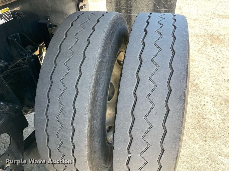 image for item NA9671 2022 Peterbilt 348  dump truck