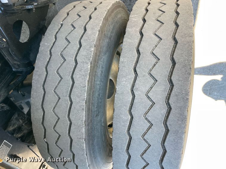 image for item NA9671 2022 Peterbilt 348  dump truck