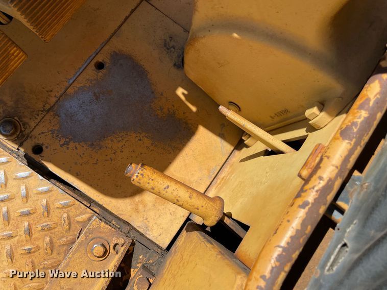 image for item NA9675 1965 Case 1000D  dozer