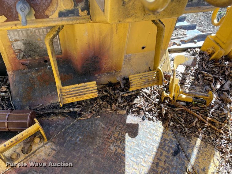 image for item NA9682 1984 Caterpillar D6D  dozer