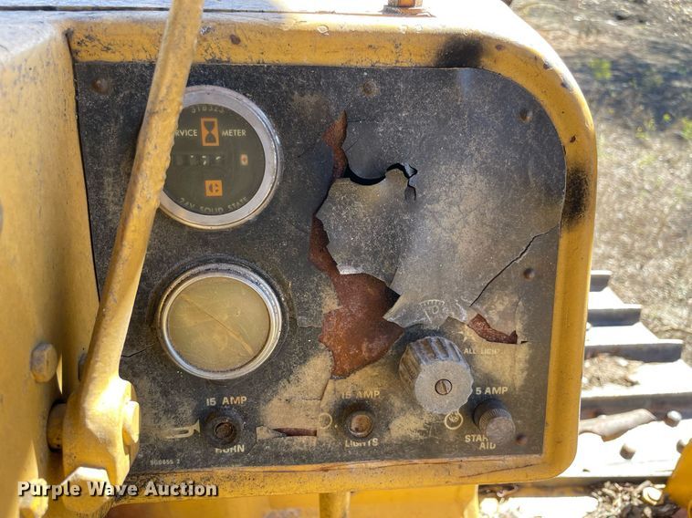 image for item NA9682 1984 Caterpillar D6D  dozer