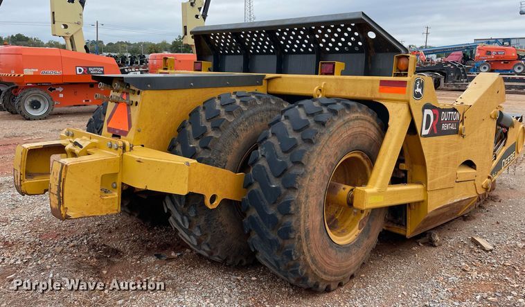 image for item NA9683 2017 John Deere 2010DE  scraper