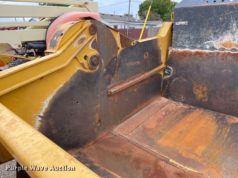 image for item NA9683 2017 John Deere 2010DE  scraper