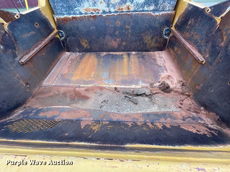 image for item NA9683 2017 John Deere 2010DE  scraper