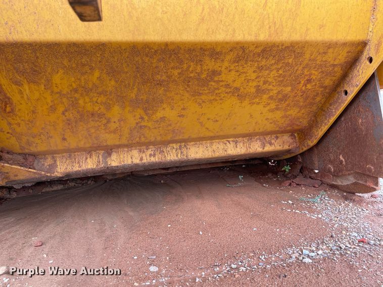 image for item NA9683 2017 John Deere 2010DE  scraper